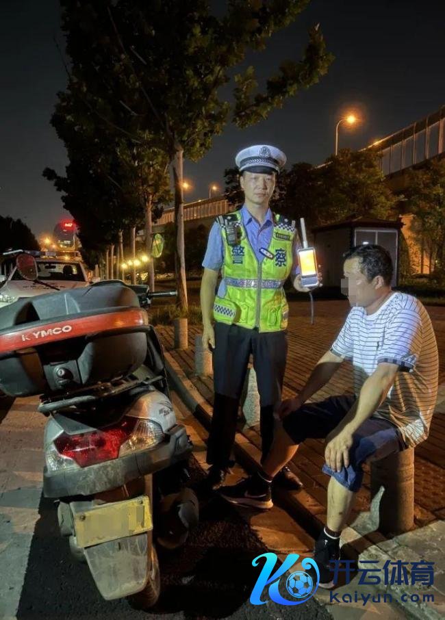 蒋仲超抢救12天后亏本 果敢交警因公铁心